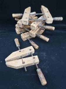 lot 86 image: 5 SMALLER VINTAGE WOOD HAND SCREW CLAMPS.