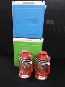 lot 62 image: VINTAGE COLEMAN PARTY STACKERS  2 HURRICANE LANTERNS (NEW)