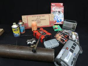 lot 71 image: MISC AUTO MOPAR  GASKET PLUS OTHER VINTAGE ITEMS