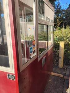 lot 3ET image: Ticket Booth (5884430) ET