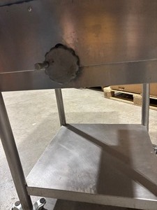 lot 5SB image: Metal table #3 (589101)