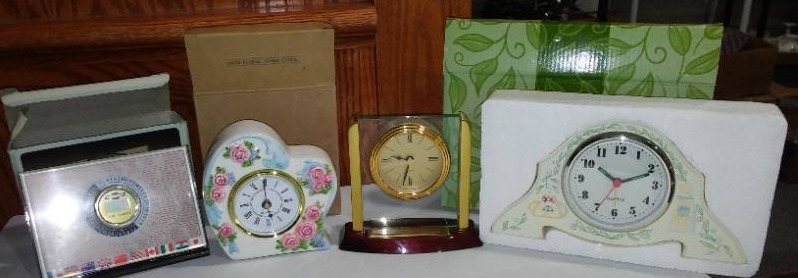 lot 851 image: Avon Collection (30) Fine Collectibles Days of the Week Bears, BJ Bearington Pewter, Chevy, Avon Clocks
