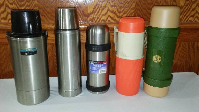 lot 852 image: Vintage lot Jewelry Box, Hairdryer, Munster and Oyster Fryer, Salad Maker. Thermos (5) 