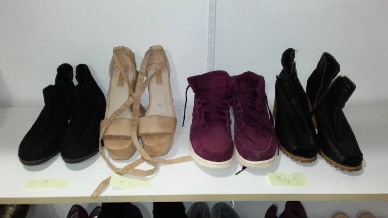 lot 913 image: Nike Air Jordan, Seven F, Forever 21, Cat and Jack, Shoes (4).