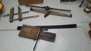 lot 860 image: Vintage Primitives (4) Y