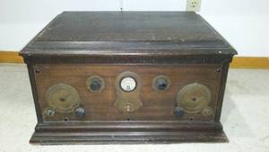 lot 881 image: Vintage Stromberg-Carlson Tube Radio. Model 506