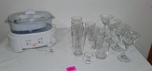 lot 883 image: Sunbeam Food Steamer and Libby Bar Set