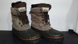 lot 926 image: Ladies Size 8 12 Winter Boots by Greekside
