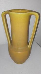 lot 938 image: Rockwood Pottery Matte Vase