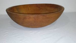 lot 941 image: Antique Wood Bread Bowl.