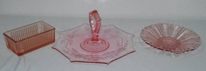 lot 966 image: Anchor Hocking, Pink Depression Glass, Refrigerator Dish Argyle Co-op.