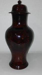 lot 964 image: 578 Hyalyn USA Porcelain Ginger Vase.