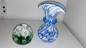 lot 949 image: Blue and White Blown Glass dcor (2)