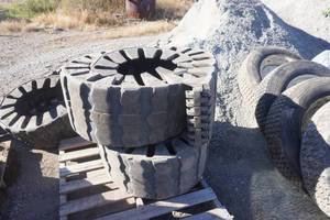 lot 6 image: One Pair Over The Tire Skid Loader Skid Steer Rubber Tracks