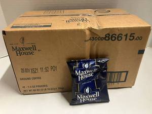 lot 104 image: Maxwell House Coffee Packets
