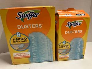 lot 137 image: Swiffer Dusters Refills