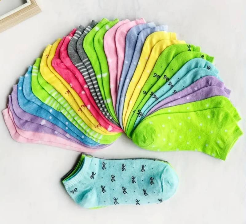 lot 53F image: 20 Brand New Pairs of Soft and Comfortable Low Top Colored Womens Socks N