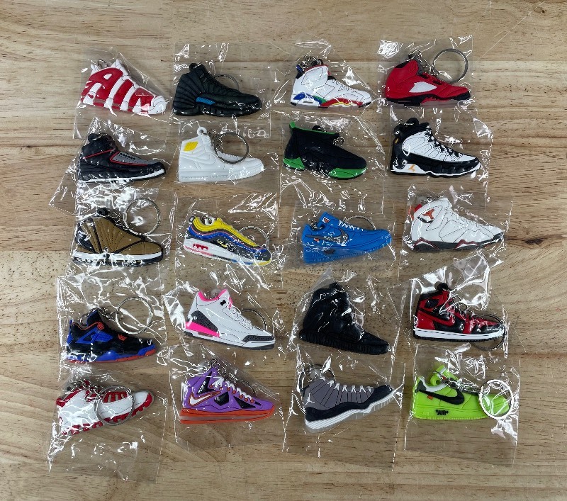 lot 21C image: 20 Brand New Nike, Air Jordan, Air Max, Kobe, Lebron Sneaker Shoe Keychains