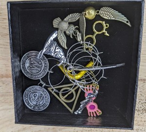 lot 218 image: Harry Potter Themed Charms - Brand New