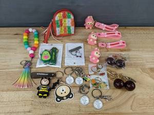 lot 156 image: 16 Fun Keychains Haribo, Princess, SINEBEAR - Brand New