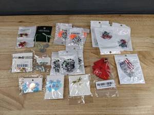 lot 194 image: Resellers Dream 20 Fashion Pierced Earrings, Variety Styles - Brand New