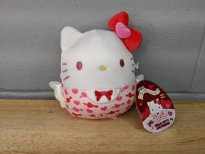 lot 409 image: Hello Kitty Squishmallows Plush Valentine Edition - Brand New P