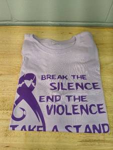 lot 410 image: Gildan Domestic Violence Awareness T-Shirt Adult Large, Purple - Brand New P