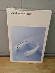 lot 412 image: Brand New Bladeless Neck Cooler, White P