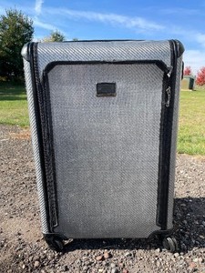 lot 10B image: Tumi 29 Hard Shell Luggage with Spinner Wheels - Grey