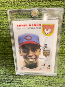 lot 8 image: 2020 Topps Series 1 Rookie Card Retrospective Logo Medallion