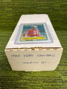 lot 14 image: 1983 Topps Football Complete Set