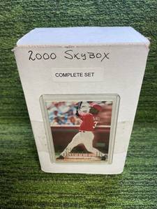 lot 37 image: 2000 Skybox Baseball 1-250