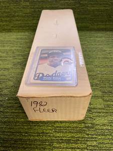 lot 53 image: 1982 Fleer Baseball Complete Set