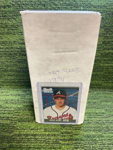 lot 74 image: 1991 Ultra Fleer Baseball Set