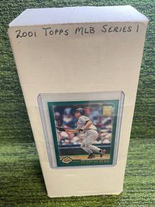 lot 240 image: 2001 Topps Series 1 MLB Complete Base Set