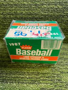 lot 252 image: 1987 Fleer Baseball Update Logo Stickers & Cards Sealed Box
