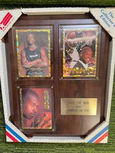lot 95 image: 1993 Shaq The Man Plaque w Cards