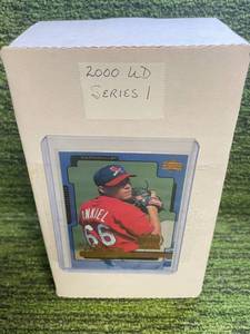 lot 96 image: 2000 Upper Deck Series 1 baseball Cards #1-270