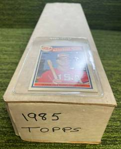 lot 165 image: 1985 Topps Baseball Complete Set