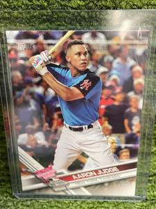 lot 29 image: 2017 Topps Update Series Aaron Judge Homerun Derby Rookie