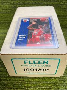 lot 34 image: 199192 Fleer Basketball Set
