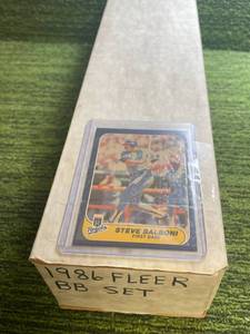 lot 188 image: 1986 Fleer MLB Complete Base Set