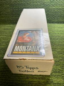 lot 15 image: 1985 Topps Football Set