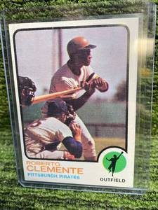 lot 256 image: 1973 Topps Roberto Clemente