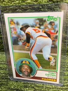 lot 293 image: 1983 Topps Rookie Tony Gwynn Card