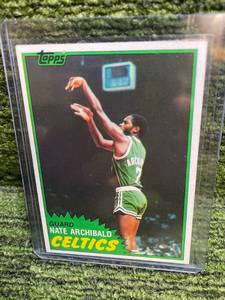 lot 290 image: 1981 Topps Kareem Abdul-Jabbar Card