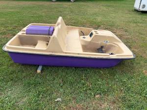 lot 1 image: Playmate Paddle Boat w3 speed electric Motor-Runs