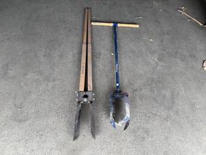 lot 35 image: 2 Post Hole Diggers