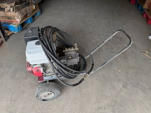 lot 37 image: 11hp Honda Pressure Washer-Needs a tire & Wand