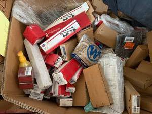lot 52 image: Pallet  of Car Parts wsome misc.